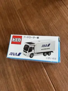 トミカ ANA フードローダー車 限定品】ANA フードローダー車 トミカ - メルカリ