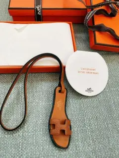 エルメス HERMES オランナノ チャーム ゴールド