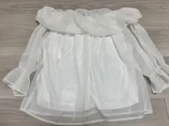 白　ブラウス
