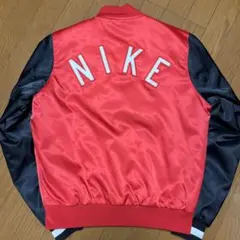 NIKE スタジャン
