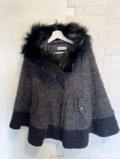 バーニーズ ニューヨーク ファー付ポンチョ Barneys New York