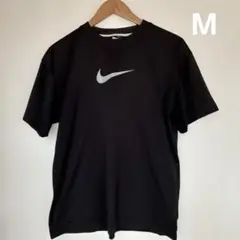 Nike ブラック Tシャツ ロゴ入り