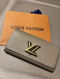 ★極美品★ルイヴィトン　長財布　エピ　ポルトフォイユ　ツイスト　限定色　パープル LOUIS VUITTON ポルトフォイユ・ツイスト エピ 長財布 (Louis