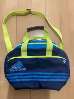 アディダス　ナイロンバッグ　ボストンバッグ　キッズ　子ども用