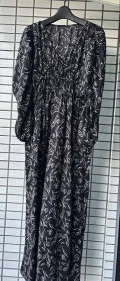 シンプリシティエ　ジョイントワークス 花柄長袖ロングワンピース
