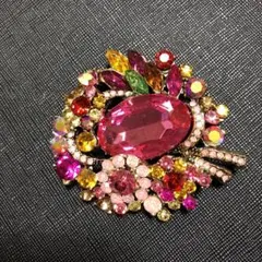 【新品】花デザイン ブローチ　アンティークなイメージ