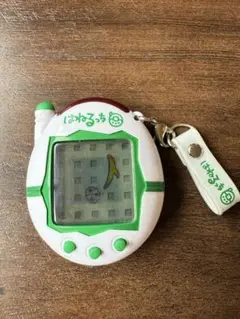 バンダイ たまごっち はねるっち 2004年モデル ホワイト/グリーン