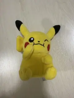 ピカチュウ ぬいぐるみ ウィンク