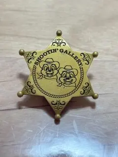 ディズニーランド　シューティングギャラリー　金バッジ