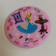 ディズニー刺繍缶バッジ ふしぎの国のアリス