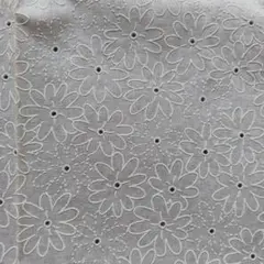 花柄刺繍 生成生地　穴あき　約108✕180cm　220
