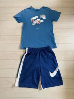 NIKE 半袖上下　スニーカー柄　ドライフィット160