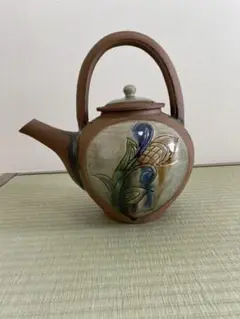 陶器製 魚の絵 半月型容器抱瓶「上江洲茂生」 陶器製 魚の絵 半月型容器抱瓶「上江洲茂生」