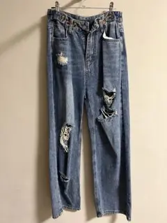 ダメージ加工ブルーデニムパンツ