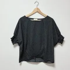 アースミュージック＆エコロジー　袖シャーリングプルオーバー　ドット　美品