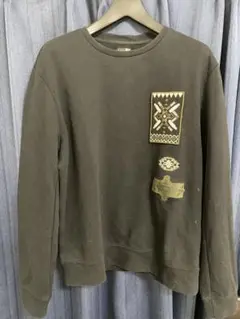 刺繍付きロンT