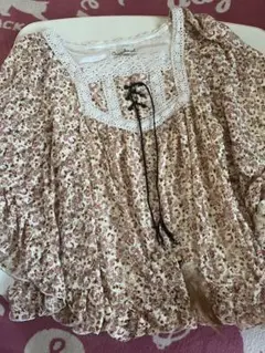 ＊あやさん専用＊【美品】小花柄トップス　Lサイズ