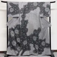 お値下げ不可 総絞り 菊花柄のモノトーンの訪問着 着物