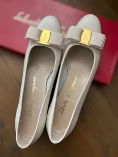 フェラガモ　パンプス　VARA