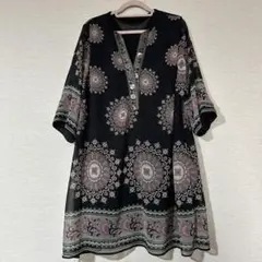 花柄 黒 チュニック 五分丈　マンダラ柄