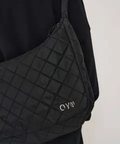 OY　ブラック　ナイロン　メッセンジャーバッグ　大容量 PC iPad収納可