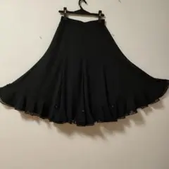 社交ダンス 裾周りがかわいい黒のスカート