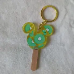 ミッキー　アイスキャンディ風　アクリルキーホルダー　ディズニー
