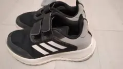 adidas ブラック グレー スニーカー ベルクロ　18.5