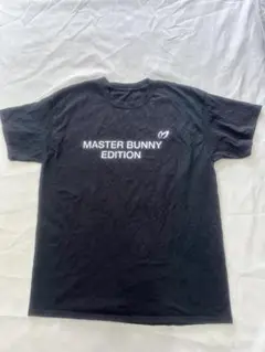 $MASTER BUNNY EDITION ブラッククルーネックプリントTシャツ