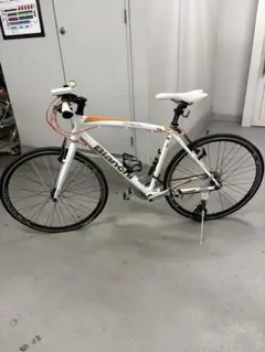 Bianchi sport camaleonte クロスバイク ホワイト BIANCHI CAMALEONTE 5(ビアンキ カメレオンテ5) シマノSora完成