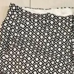 モロッカン柄・四つ葉柄　白地に黒柄　ボトムス　Мサイズ　両方ポケットあり！