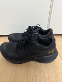 ARC'TERYX NORRAN 103 ブラックスニーカー