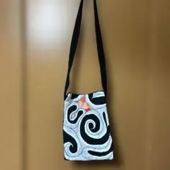 サコッシュ　アイヌ刺繍
