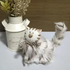 ふわふわ 猫の陶器オブジェ