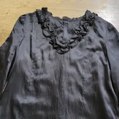 L フリル付き黒長袖シャツ