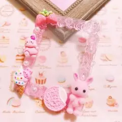 フロッキーうさちゃんとイチゴのホイップデコ トレカケース うさぎ 薔薇