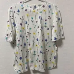 花柄　半袖tシャツ