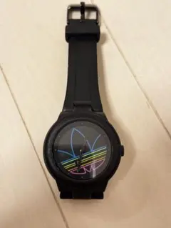 adidas カラフルロゴ ブラック時計
