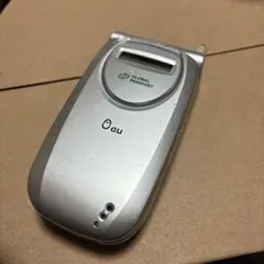 折りたたみ携帯電話 シルバー　動作未確認