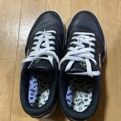 Reebok ブラック スニーカー