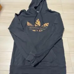 adidas アディダスパーカー　Mサイズ