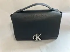 Calvin Klein ブラックショルダーバッグ