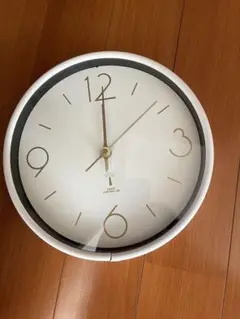 電波掛時計 ホワイト ゴールド　割れてます