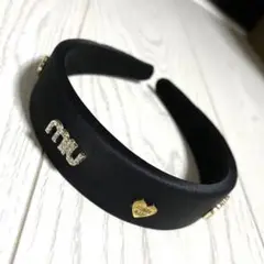 MIUMIU ミュウミュウ ロゴ カチューシャ ヘアバンド ブラック