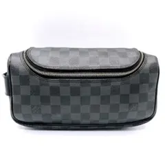 Item thumbnail for item 7d656d3b-bbbd-4485-8d3f-080ad46b1453