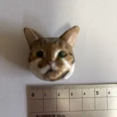 猫の顔 ブローチ　バンナイリョウジ