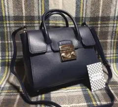 【極美品】フルラ　FURLA　ショルダーバッグ　2WAY 横24ネイビー色