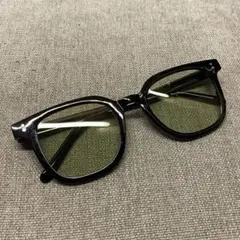 新品✨オシャレなプチプラカラーサングラス ブラックxグリーン