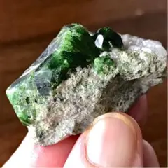 デマントイドガーネット 巨大 原石 113.15ct 天然石 ガーネット ★レア