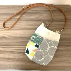 ミナペルホネン　スマホショルダー　サコッシュ　2way 帆布　アイボリー　グレー